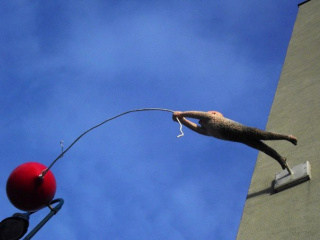 Скульптура "Унесенный ветром" в Котке 